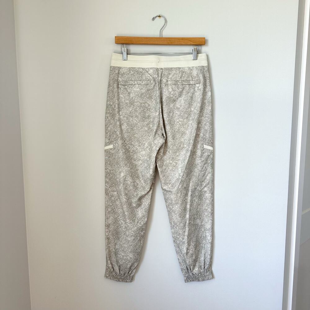 Athleta Venture Printed High Rise Jogger Pants Gray 6 - Picture 3 of 11